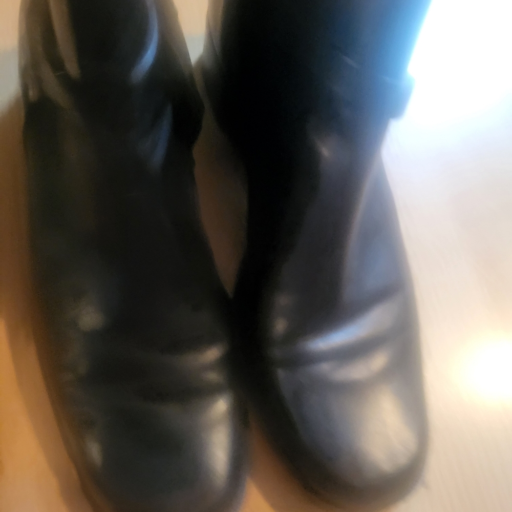 Shoes - Picture 7 of 11